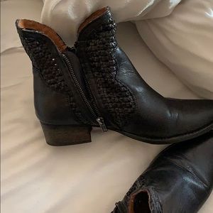 Seychelles Flip a Coin Cowboy boots